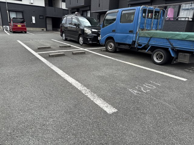 グランドール・ユウＡ棟の駐車場