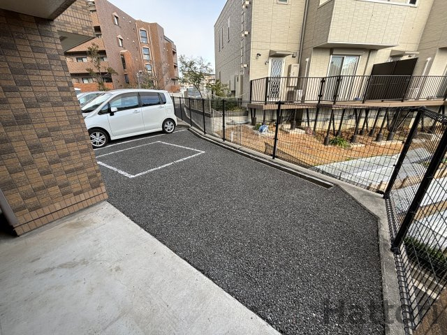 ボヌール千里中央の駐車場
