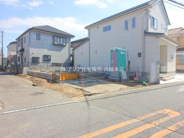 月々７万円台～　新築戸建　川越市宮元町2期の前面道路含む現地写真|西側5.2ｍ公道/北側2.8ｍ公道