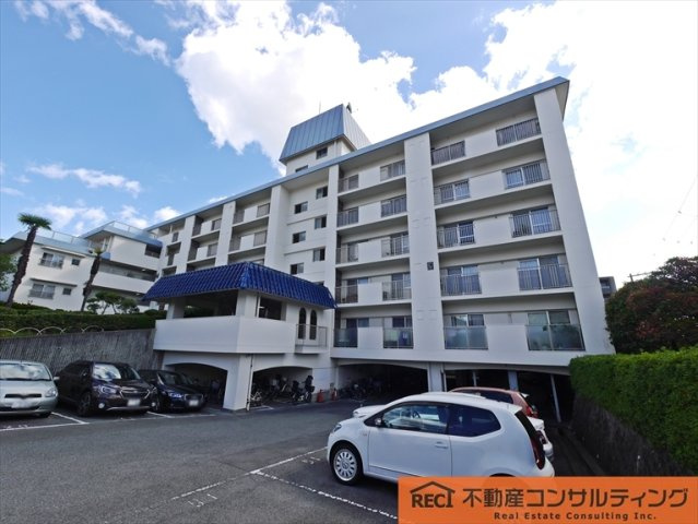 東建芦屋マンションの駐車場