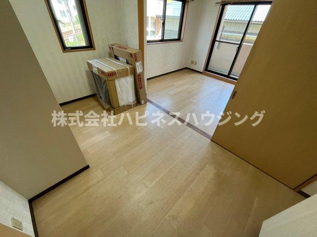 インシュランスビルⅩⅤ旭町の居間・リビング