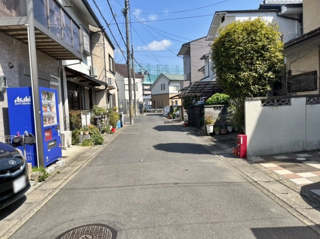 桂稲荷山町の前面道路含む現地写真