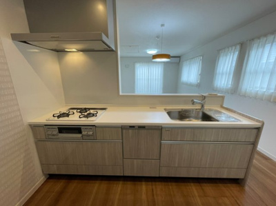 【キッチン】 | 郷地町貸家 | 2階キッチン
※前回募集時の写真です。現状優先