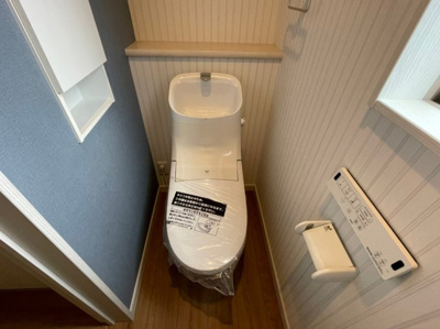 【トイレ】 | 郷地町貸家 | 2階トイレ
※前回募集時の写真です。現状優先