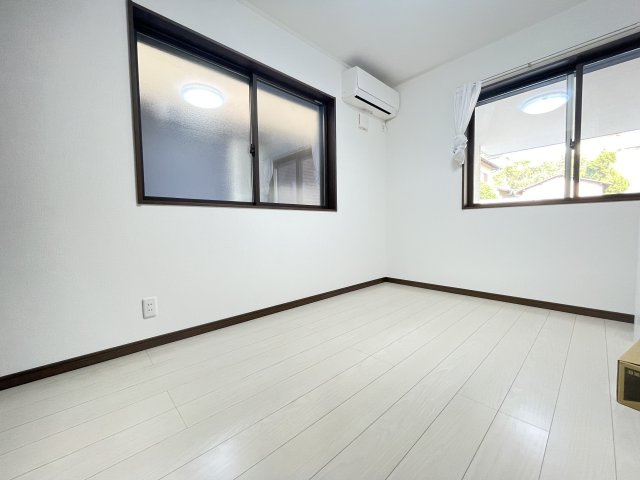 南花園２丁目戸建ての居間・リビング|１階居室