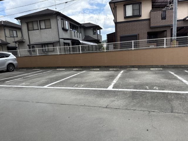 サンヴェール坊垣の駐車場