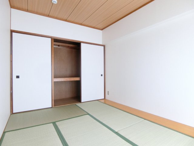 ヴィラ貴瀬2号館の寝室