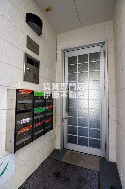 NOVEL KUROKAWAのエントランス