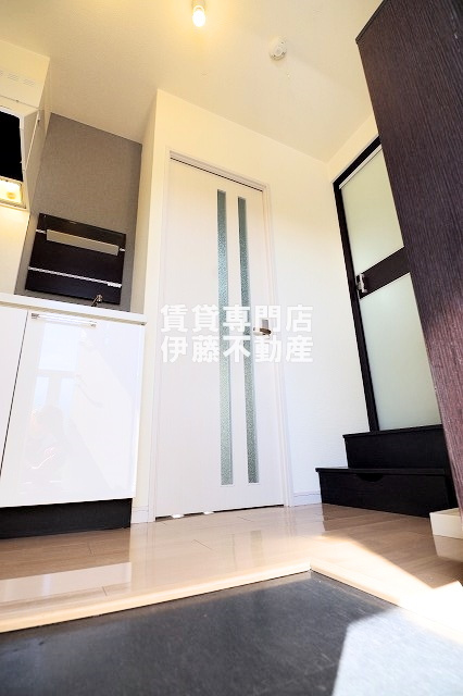 NOVEL KUROKAWAの玄関