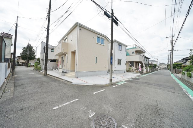 【横浜市瀬谷区三ツ境149-1全２棟新築戸建て１号棟】★仲介手数料無料★（三ツ境小学校・原中学校）の前面道路含む現地写真