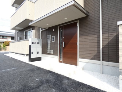 【エントランス】 | リヴェール | 建物の内部です