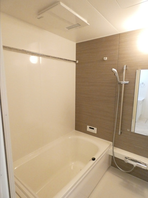 【浴室】 | リヴェール | 落ち着いた空間のお風呂です