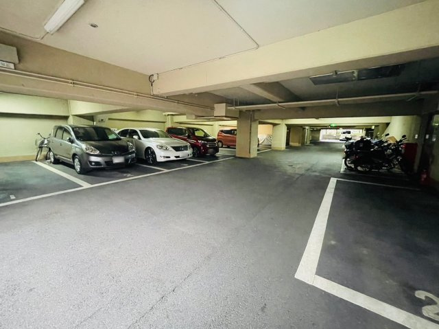 タウンハイツ嵐山の駐車場