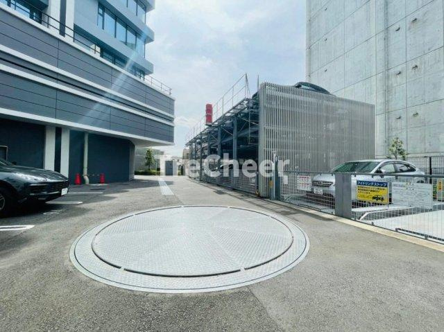 グランドミレーニアタワー＆スイートの駐車場