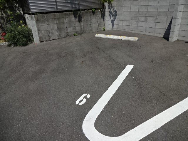 キャスティーヨ山野井の駐車場