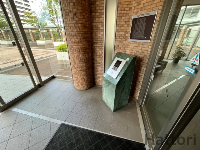 ルネセントラルタワーのエントランス