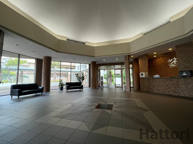 ルネセントラルタワーのロビー