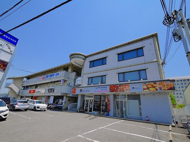 通眞ヨシエプラザの外観