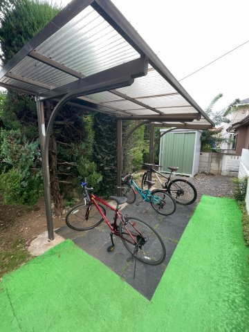 レオパレス府中の駐車場