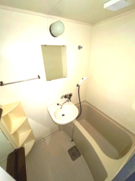 レオパレス府中の浴室