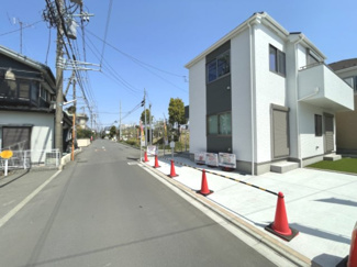 【前面道路含む現地写真】 | 前面道路（A号棟）