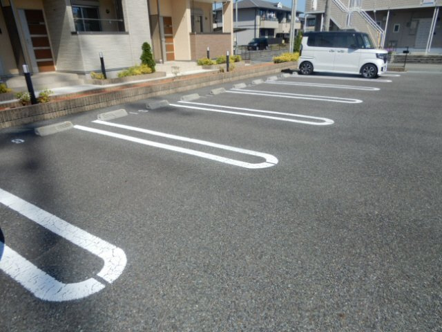 アン・フィオーレⅠの駐車場