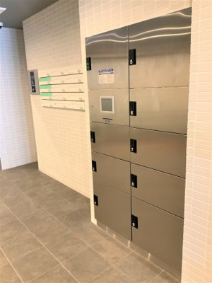 【その他共用部分】 | C.COLOR南新町 | 大切な荷物の受け取りに便利な宅配ボックス設置！