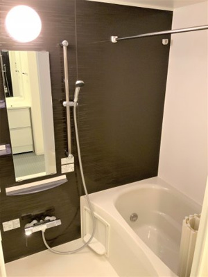 【浴室】 | C.COLOR南新町 | 雨の日も安心して洗濯物が干せます！追焚機能も付いています！