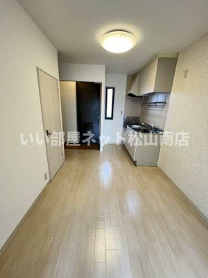 【居間・リビング】 | ディアス余戸 Ｂ棟