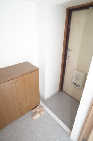 【玄関】 | アメニティ21 | 玄関からお部屋が見えないようになっています！