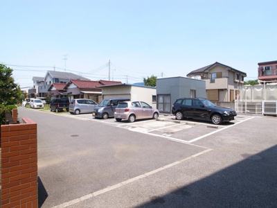 【駐車場】 | アメニティ21 | 駐車場は裏手と前面に。