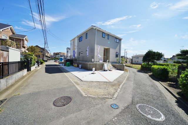 【横浜市瀬谷区北新1-1全７新築戸建て２号棟】★仲介手数料無料★（瀬谷第二小学校・下瀬谷中学校）の前面道路含む現地写真