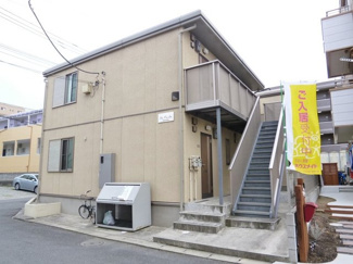 ２階建て軽量鉄骨アパートです
