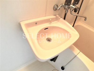 【洗面所】 | ファミールすぎた | 明るい洗面所です