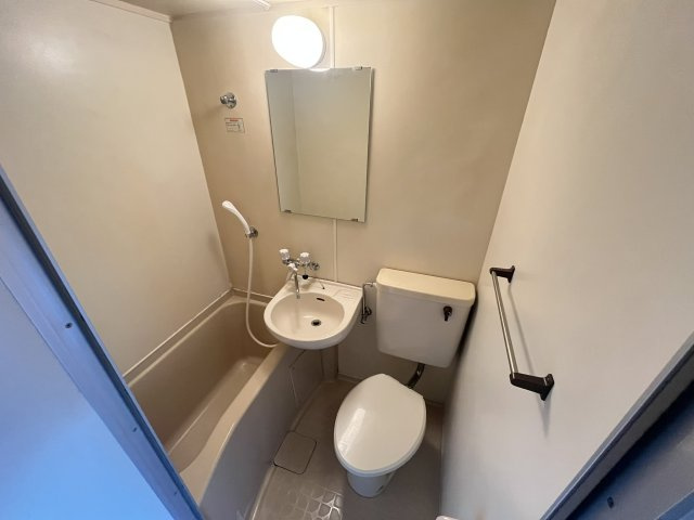 【トイレ】 | メゾン・ド・アヴニール | ゆったりとした空間のトイレです