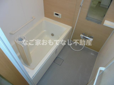 【浴室】 | プリフォンド