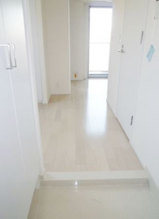 コンフォリア文京春日の玄関|※写真は同タイプの別室になります