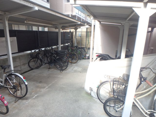 【その他共用部分】 | コンフォール甲子園口 | 駐輪スペース