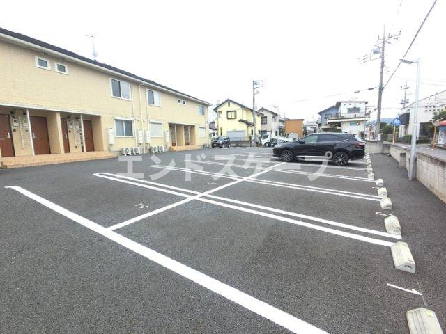 カーサ・コンフォルトの駐車場|高崎、前橋エリアのお部屋探しはエンドスケープまで！お客様の理想お聞かせ下さい♪