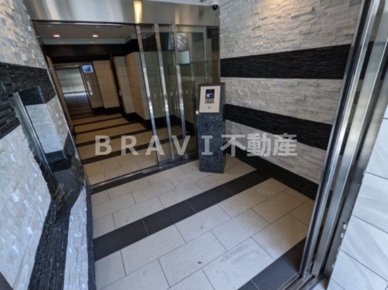 エスリード大阪城クローグ BRAVI不動産のエントランス|【エスリード大阪城クローグ】オートロック付きエントランス