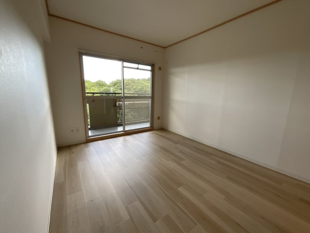 【洋室】 | クレストコートあかしあ | 広々とした洋室です