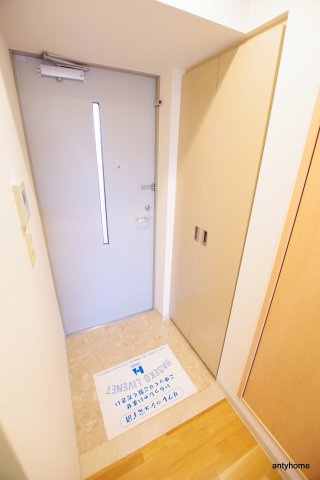 ドゥーエ江坂2　仲介手数料無料の玄関