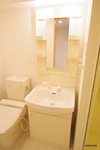 ドゥーエ江坂2　仲介手数料無料の洗面所