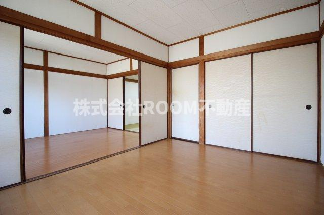 ガーデンR2の居間・リビング|使いやすい居間です