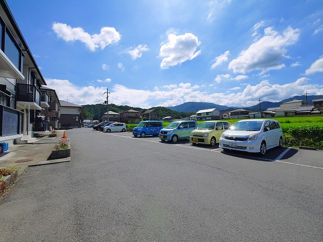 アネシスBの駐車場|カースペースがあります