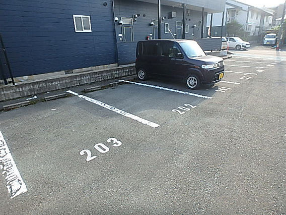 コーポ幸の駐車場