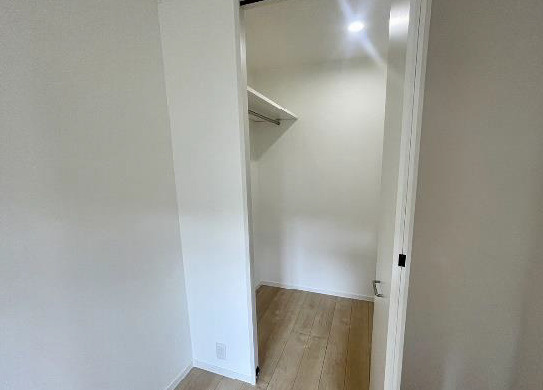 ヴェンティTOSU【キャッシュバック対象物件】の玄関|収納もある玄関です