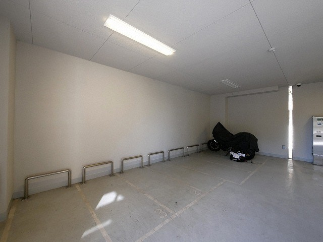 La Douceur桜川の駐車場