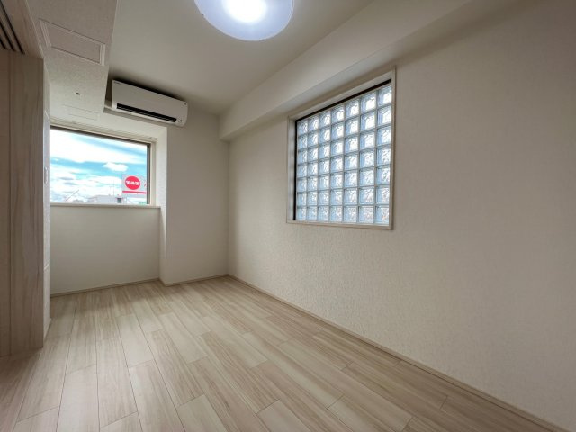 Vinoプレジオ本町の洋室