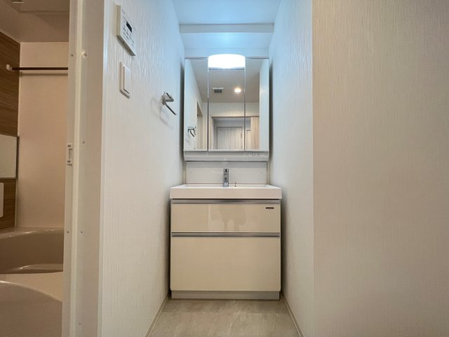 Vinoプレジオ本町の独立洗面台
